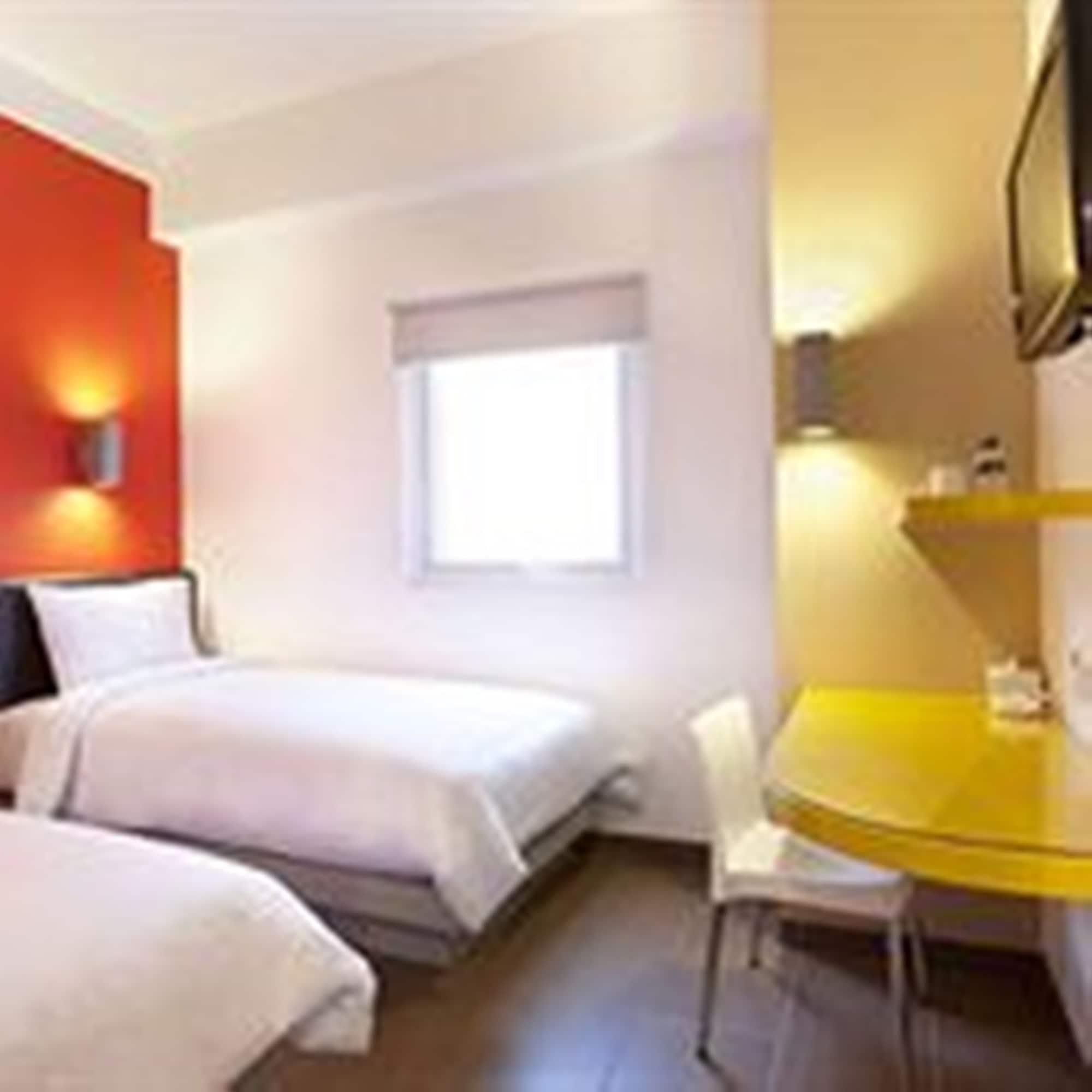 Amaris Hotel Cihampelas バンドゥン エクステリア 写真