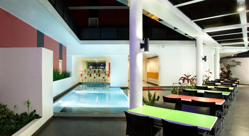 Amaris Hotel Cihampelas バンドゥン エクステリア 写真